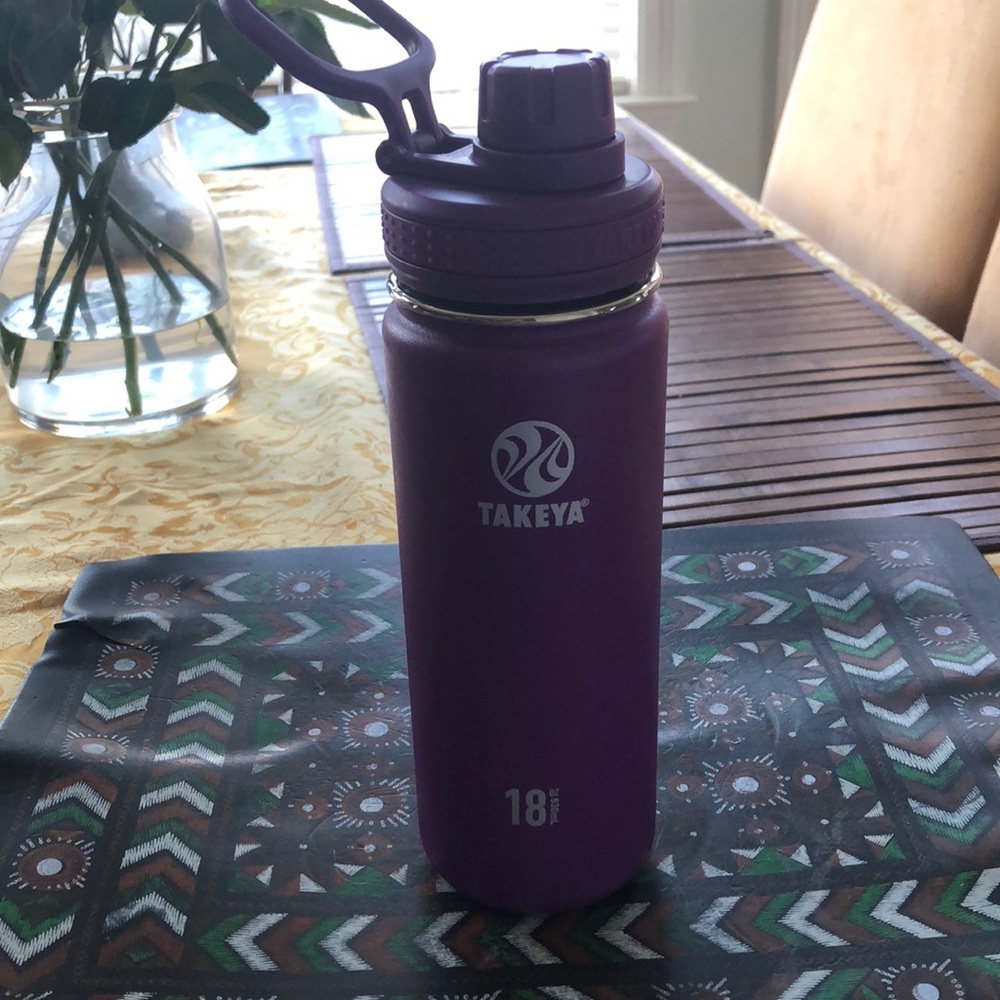 NWOT Takeya 18 oz purple